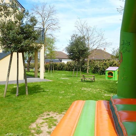 Residence Le Bois Flotte Merville-Franceville-Plage Exteriör bild